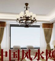 清远卧室镜面吊顶影响夫妻财运？